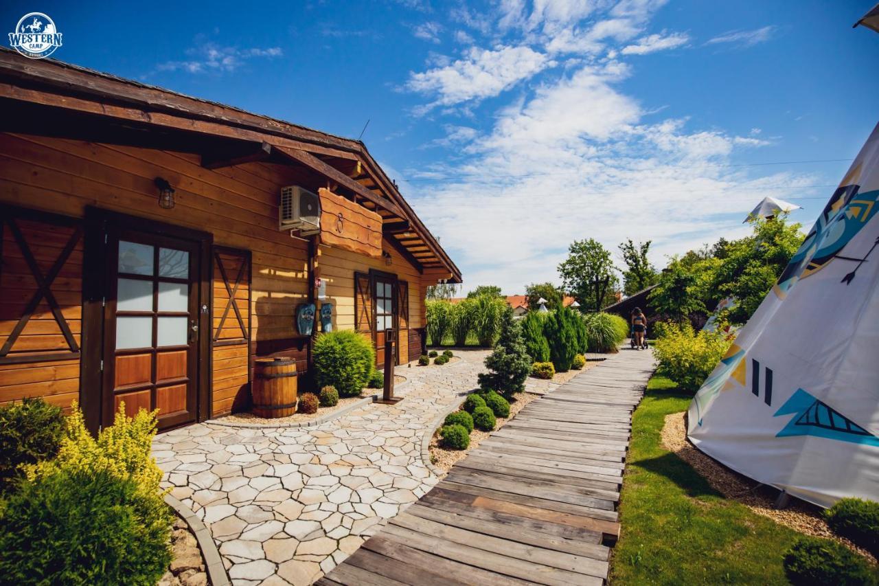 Western Camp Resort زاتور المظهر الخارجي الصورة